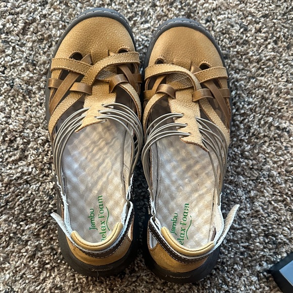 Jambu Women's Tan and Brown Multi-Strap Sandals - Picture 2 of 10